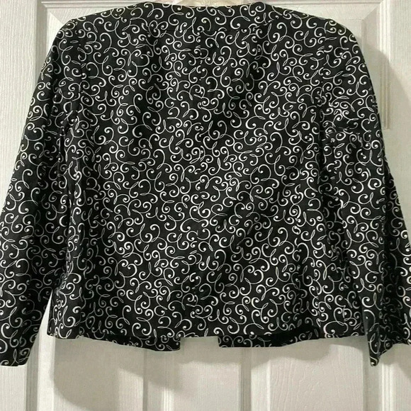 LOFT Ann Taylor’s Cropped Front Button Blazer B83 - Picture 3 of 5